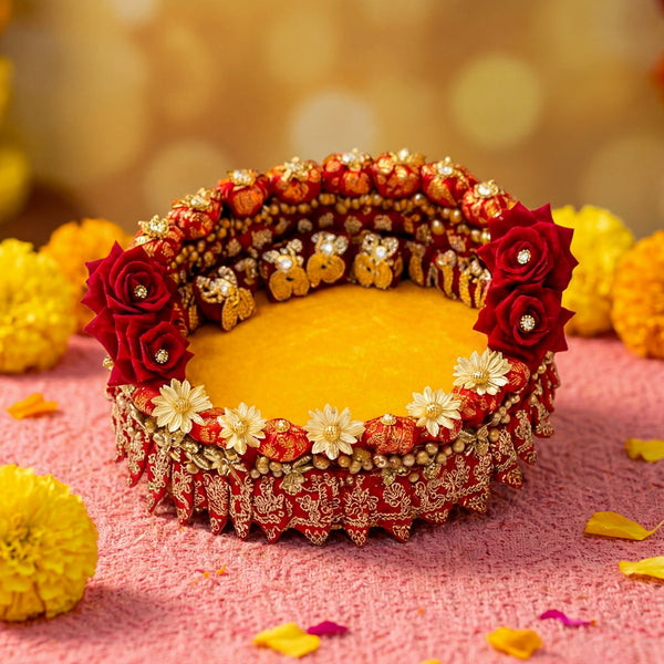 Designer Singhasan with golden and red rose flowers