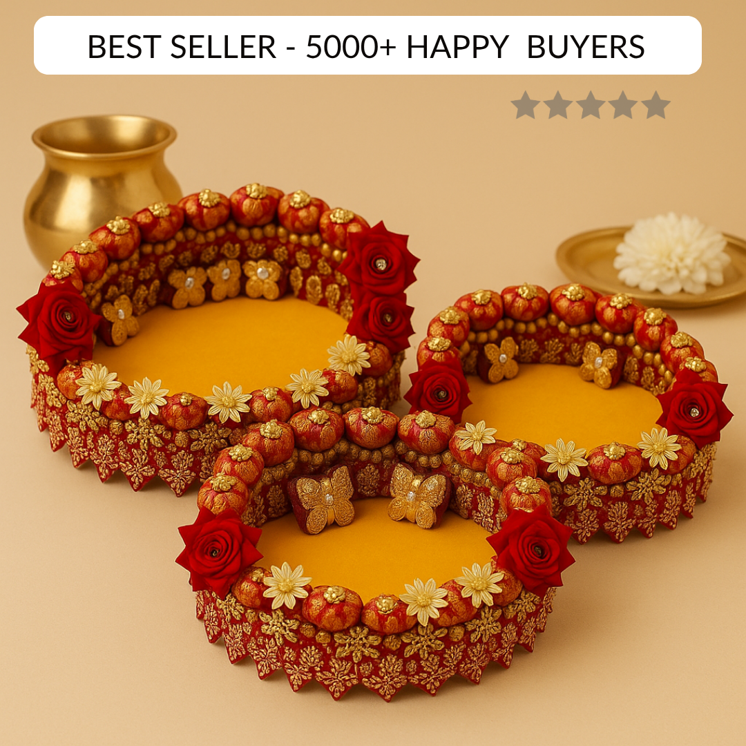 Designer Singhasan with golden and red rose flowers