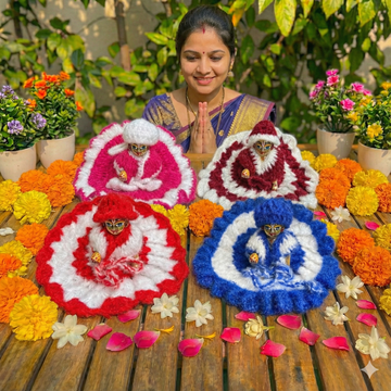 3 wollen dress with cap + 1 wollen dress with cap free