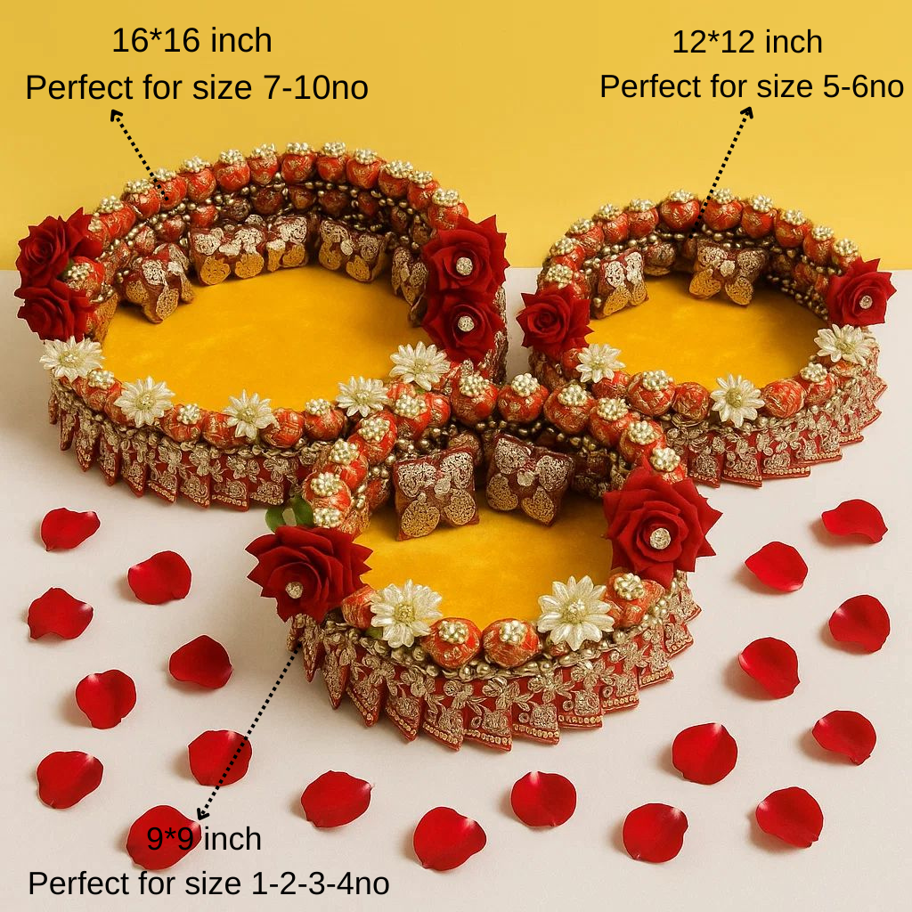 Designer Singhasan with golden and red rose flowers