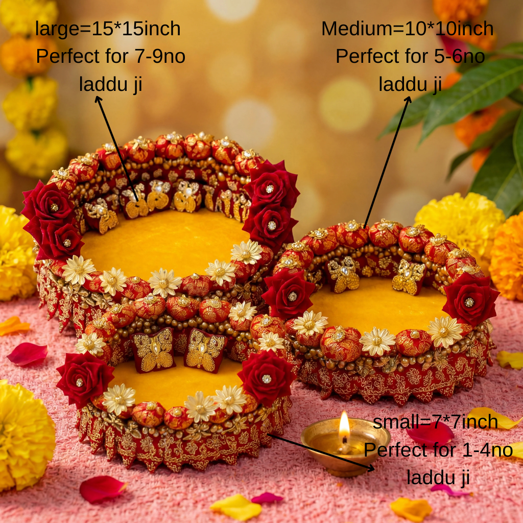 Designer Singhasan with golden and red rose flowers