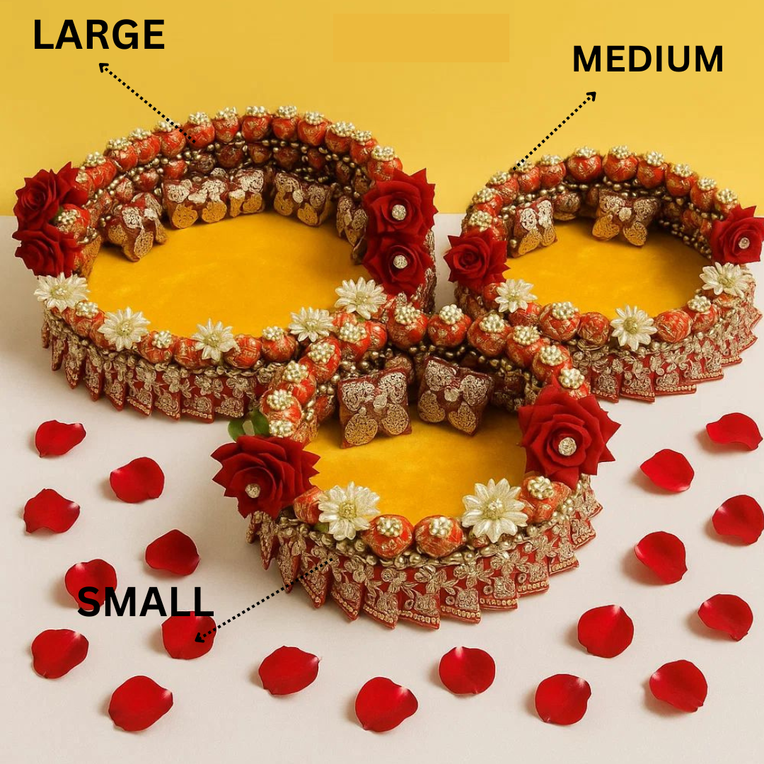 Designer Singhasan with golden and red rose flowers